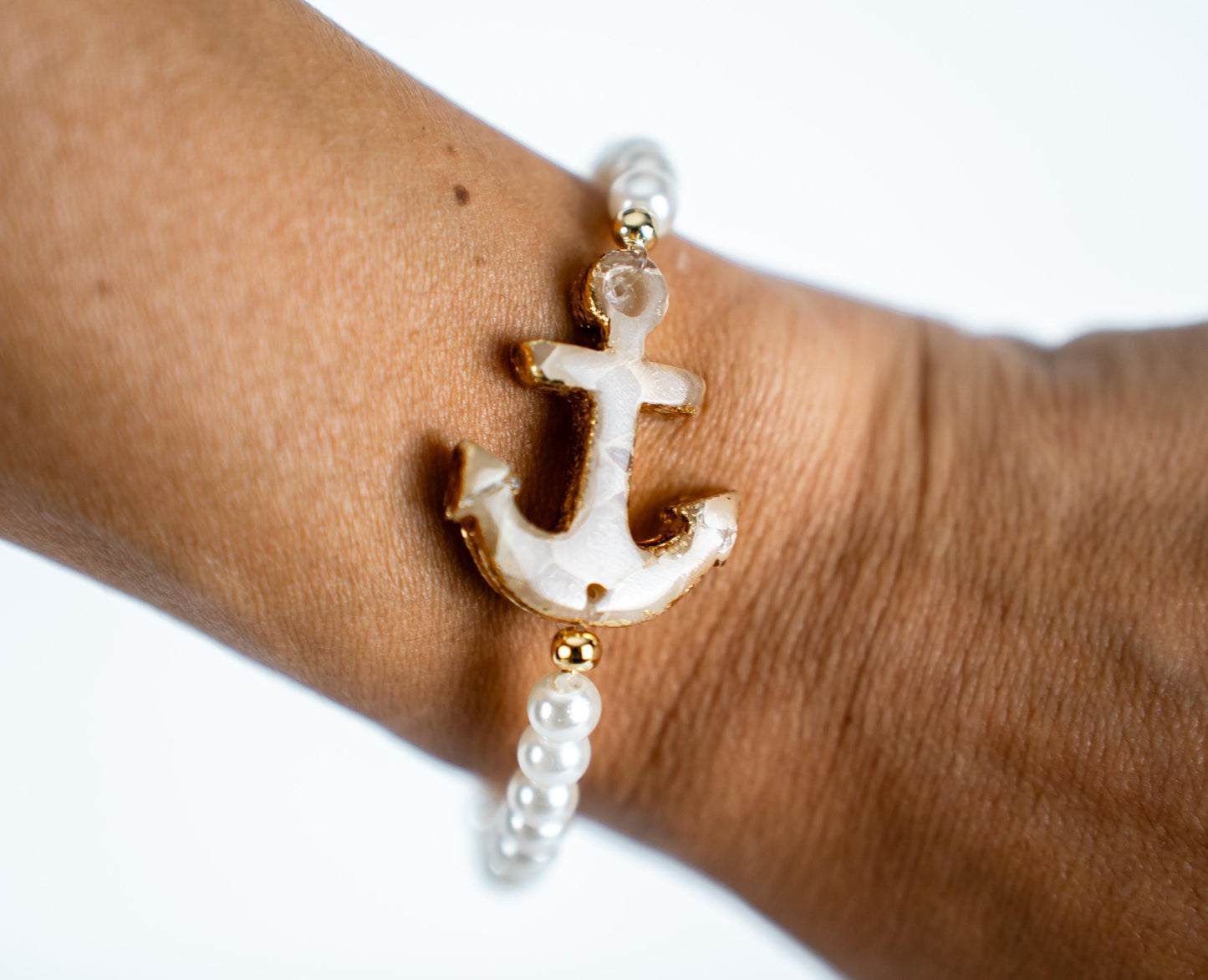 Nautical Anchor Bracelet – Polymer Clay Stone-Inspired Charm with Gold Leaf & Glass Faux Pearls – Coastal Jewelry Gift