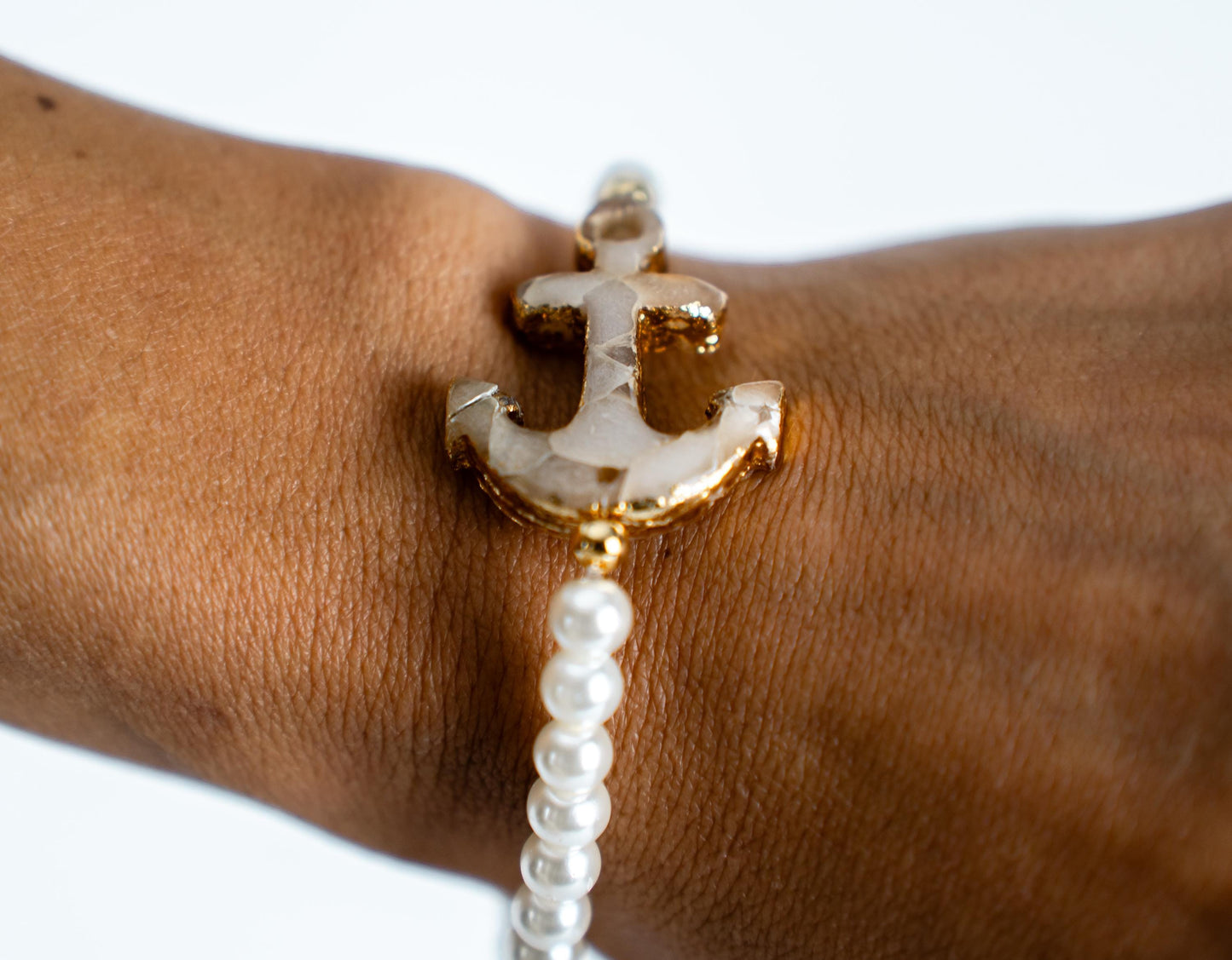 Nautical Anchor Bracelet – Polymer Clay Stone-Inspired Charm with Gold Leaf & Glass Faux Pearls – Coastal Jewelry Gift